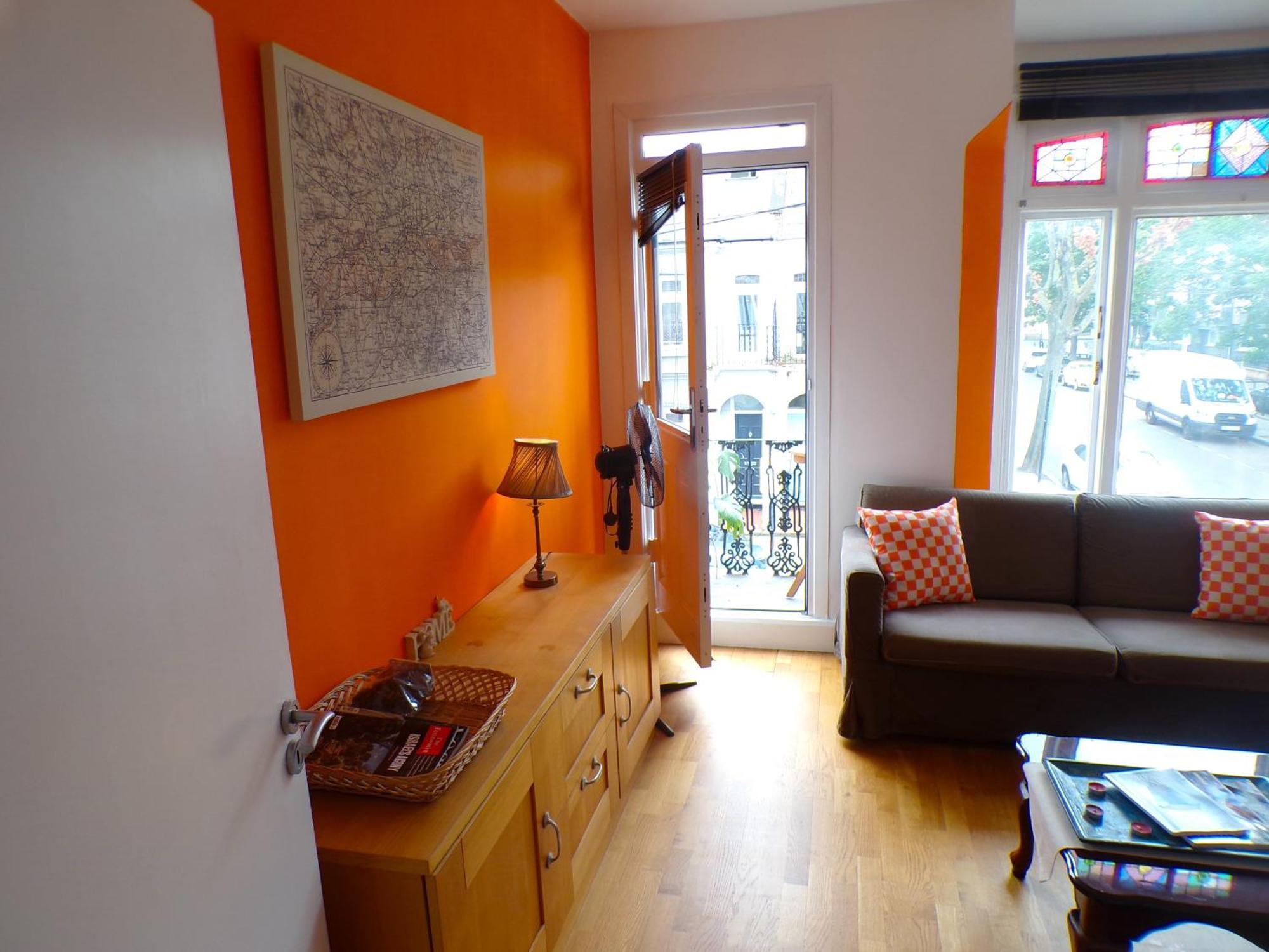 Fulham Broadway - Peace Out House London